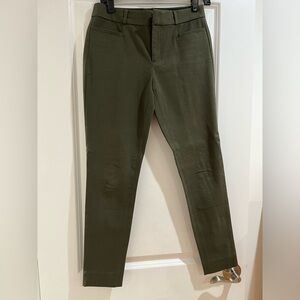Banana republic army green Sloan pant in 0